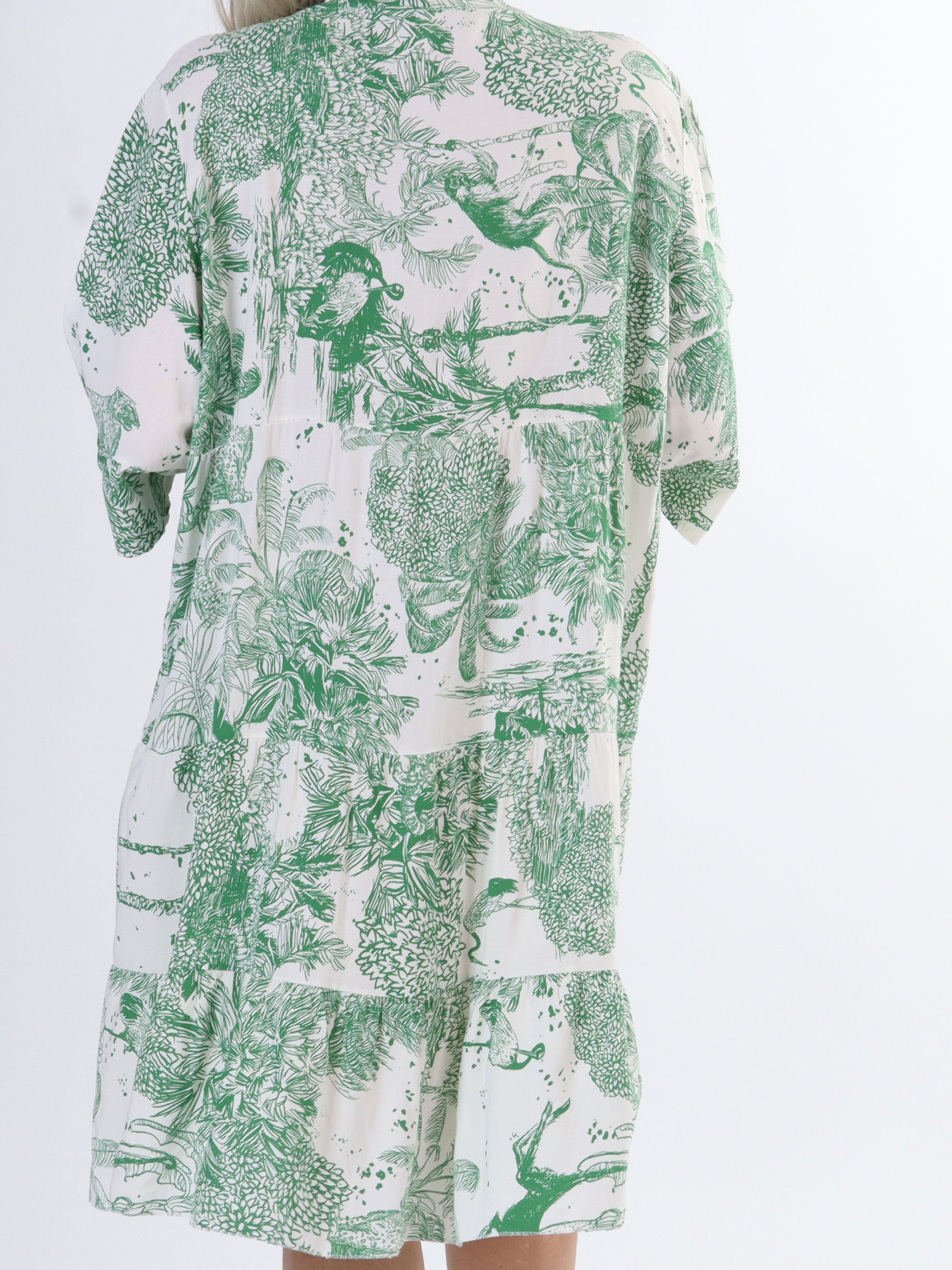 Abbie - Sød plus size kjole med junglemotiv